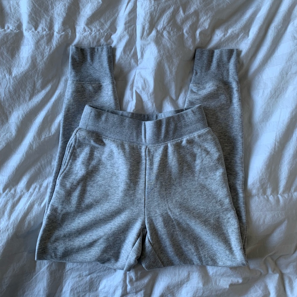 Aritzia TNA Heather Grey Sweatpants - Picture 6 of 9